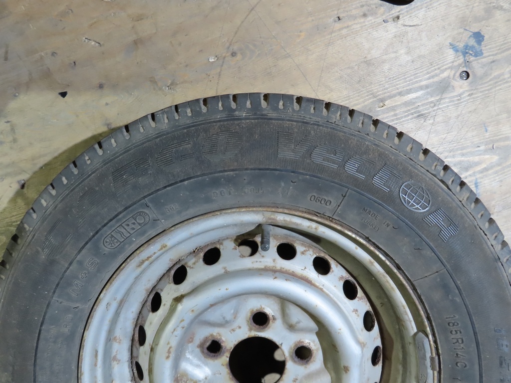 2 Ganzjahresräder für VW T3