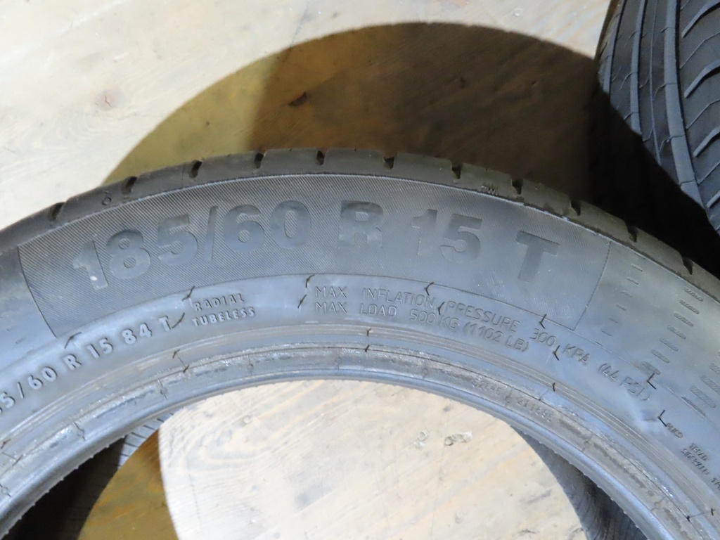 Reifenpaar Continental 185/60R15 84T (Sommer)