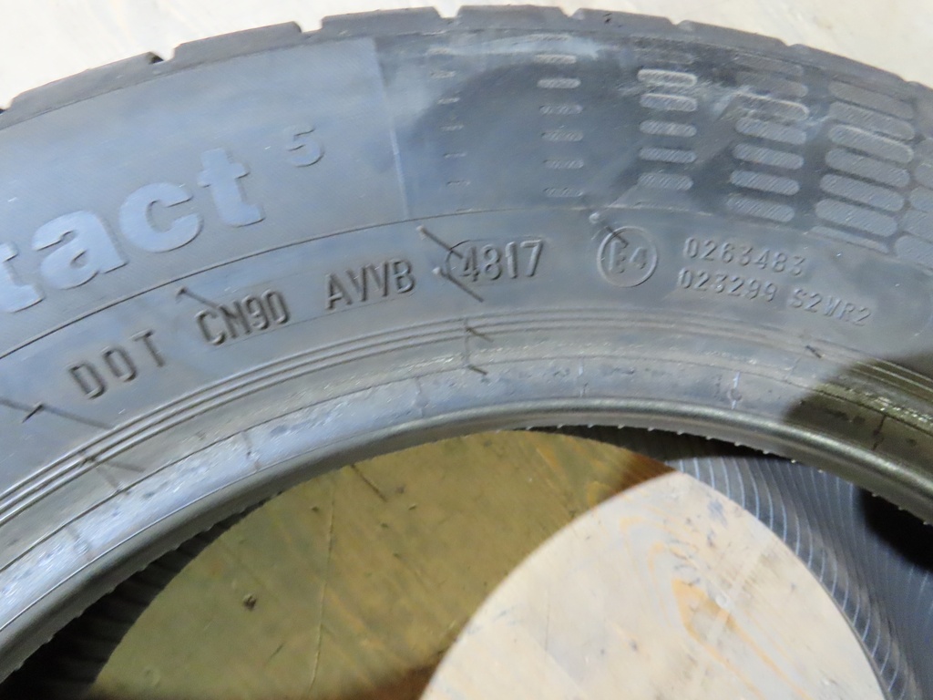 Reifenpaar Continental 185/60R15 84T (Sommer)
