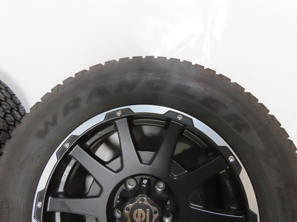 Radsatz Wrangler Goodyear All Rerrain Adventure inkl. Schraubenn