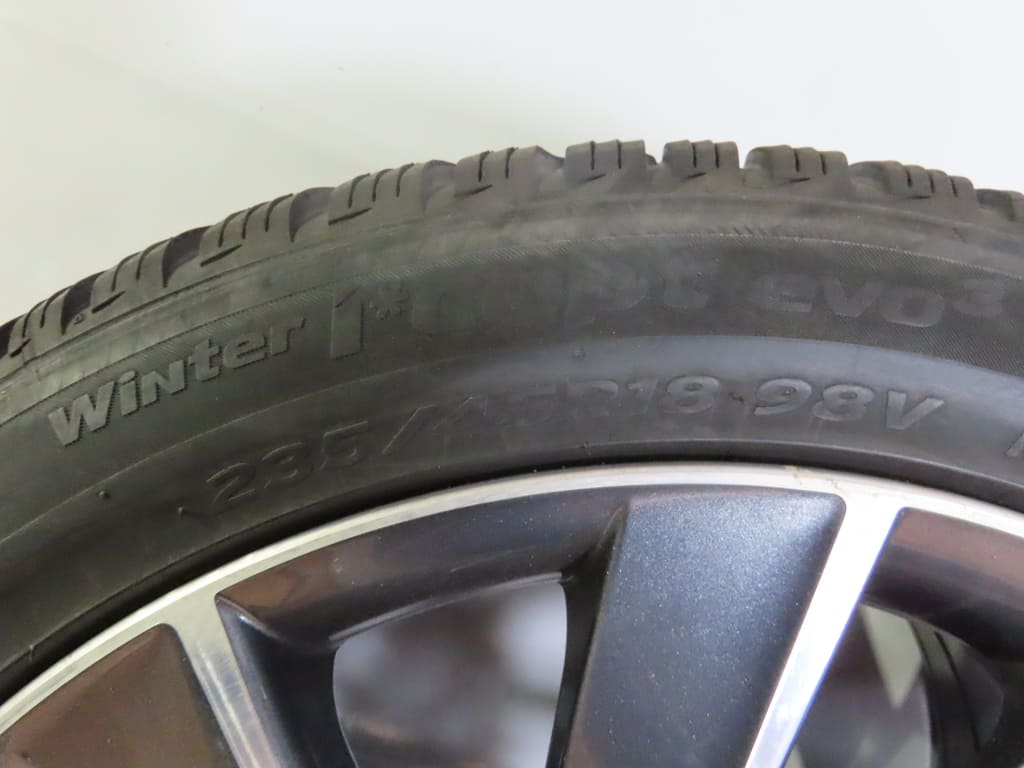 2 Räder Hankook Winter i*cept evo3 mit Skodafelgen