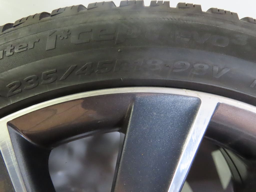 2 Räder Hankook Winter i*cept evo3 mit Skodafelgen