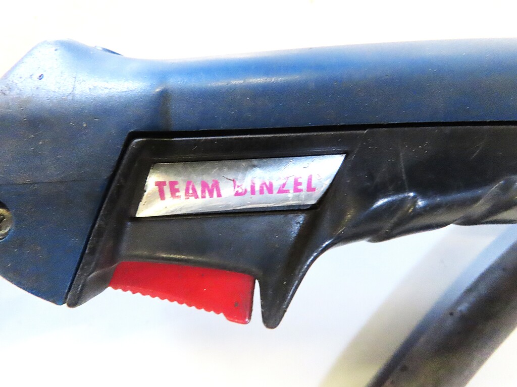 MIG/MAG-Schweißbrenner mit Anleitung