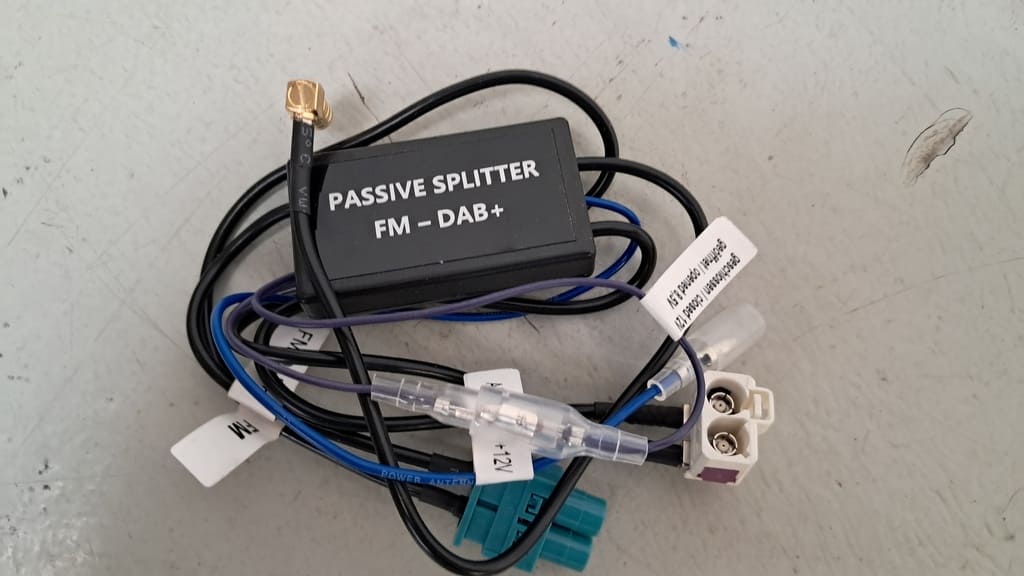 DAB+ / FM passiver Signalsplitter (203.039-0)