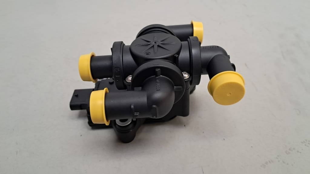 Original Magnetventil für den Kühlmittelkreislauf für Porsche Taycan (9J1906457A)