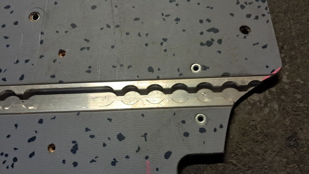 Bodenplatte hinten T5/T6 mit inkl. Airlineschiene (1-teilig)