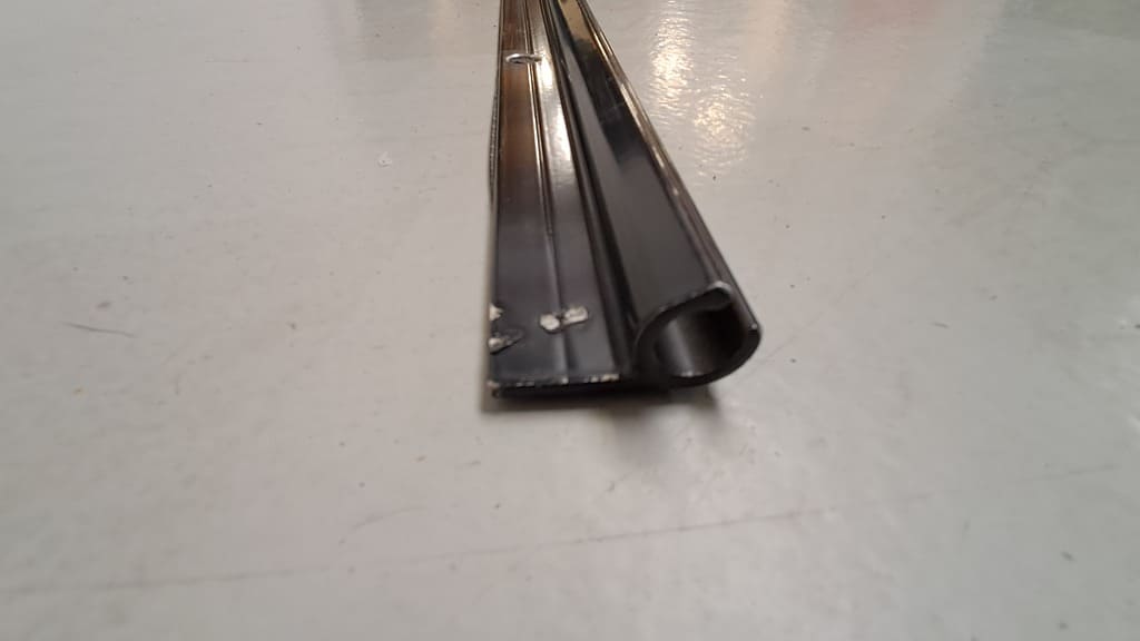 C-Schiene links für Dachträger kurzer Radstand VW T5/T6 ohne Endkappen