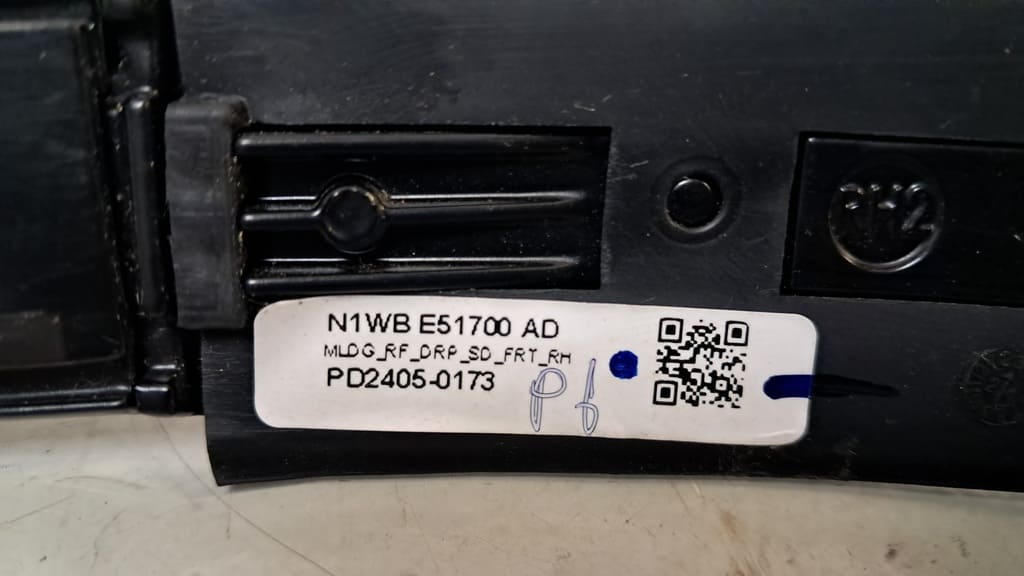 2 Dachträger VW Amarok 2023 (N1WBE51700AD)