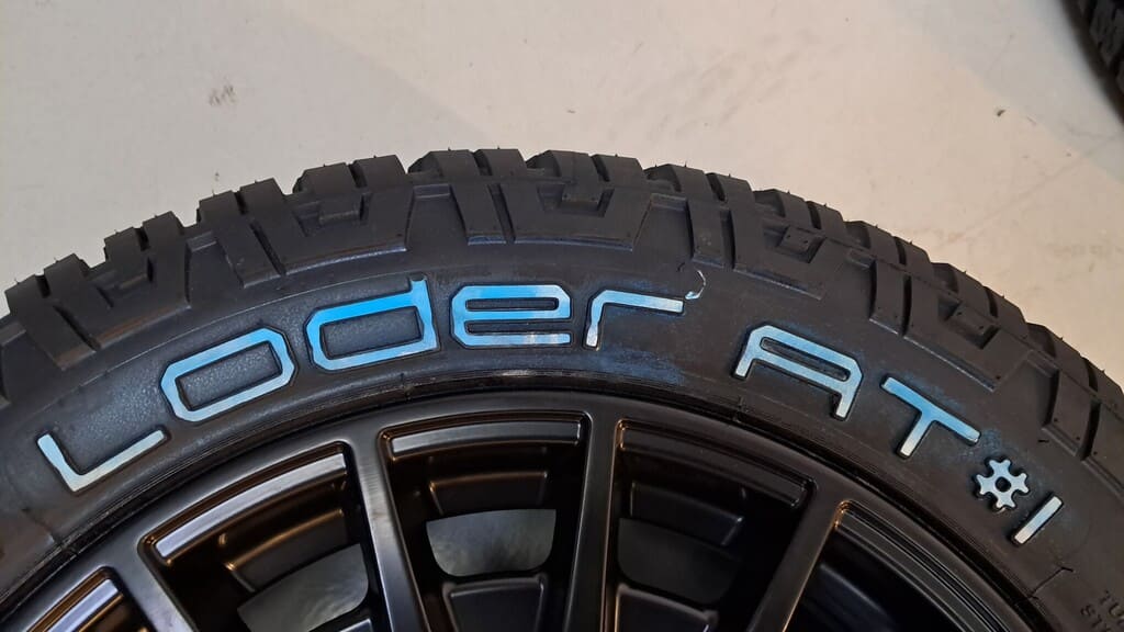 Radsatz Cooper Discoverer AT3 255/55R18 für Ford Tourneo Custom