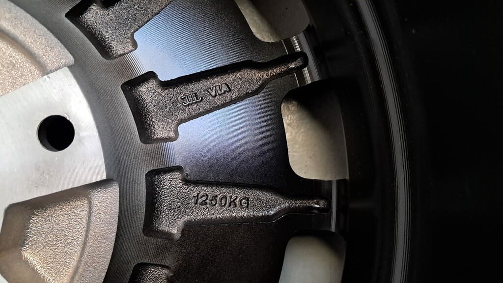 Radsatz Cooper Discoverer AT3 255/55R18 für Ford Tourneo Custom