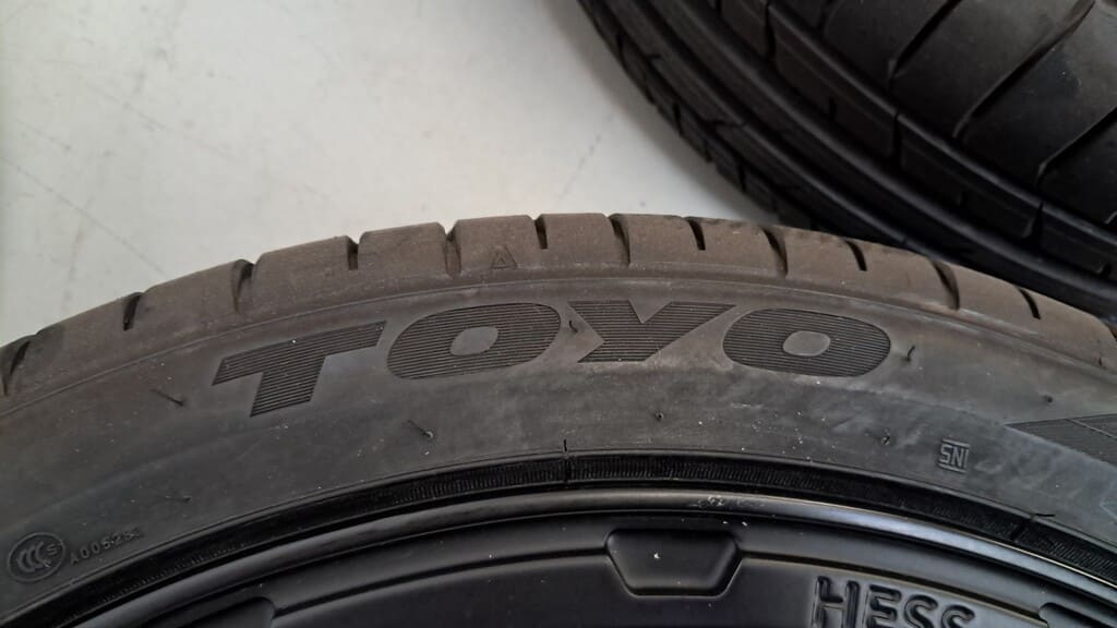 Radsatz Toyo Proxes Sport 245/40R20 für VW T5/T6/ T6.1 /VW Amarok bis 2020