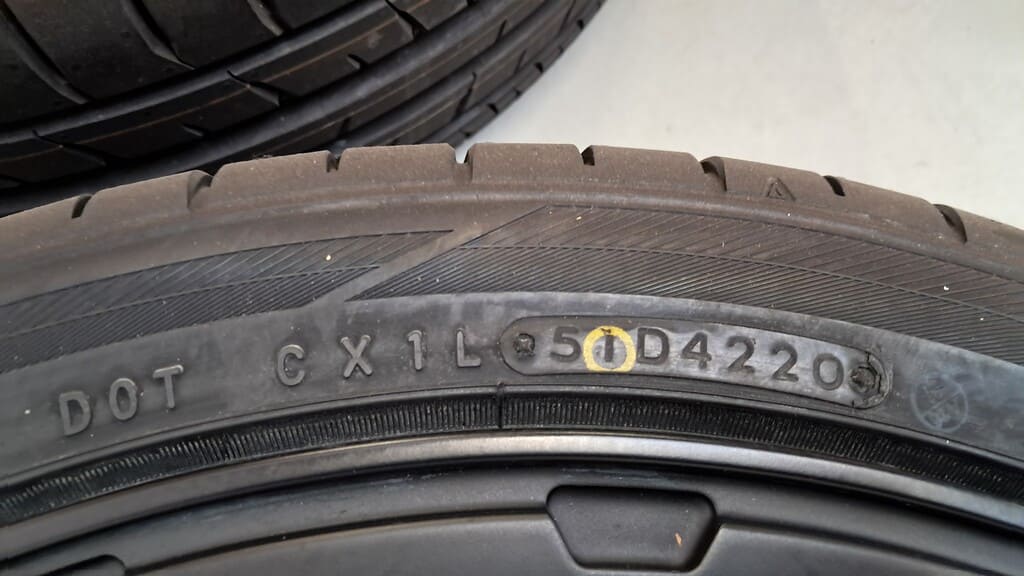 Radsatz Toyo Proxes Sport 245/40R20 für VW T5/T6/ T6.1 /VW Amarok bis 2020