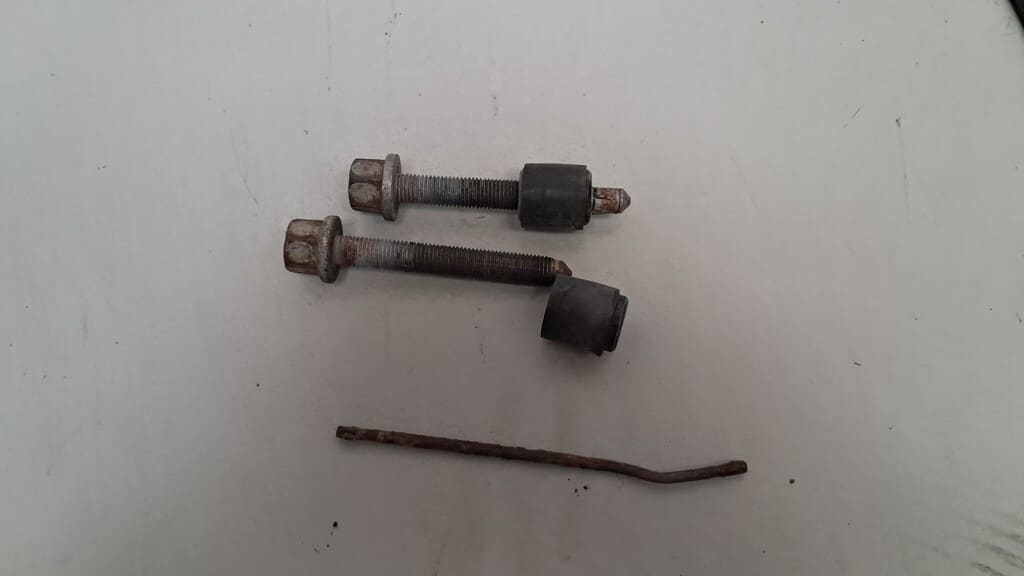 Original Reserveradhalterung (7H0801903B) inkl. Befestigungsmaterial VW T5 /T6