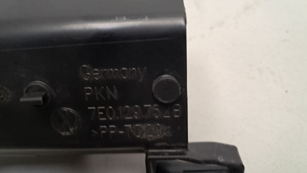 Luftansaugkanal (1K0129578B) VW T5