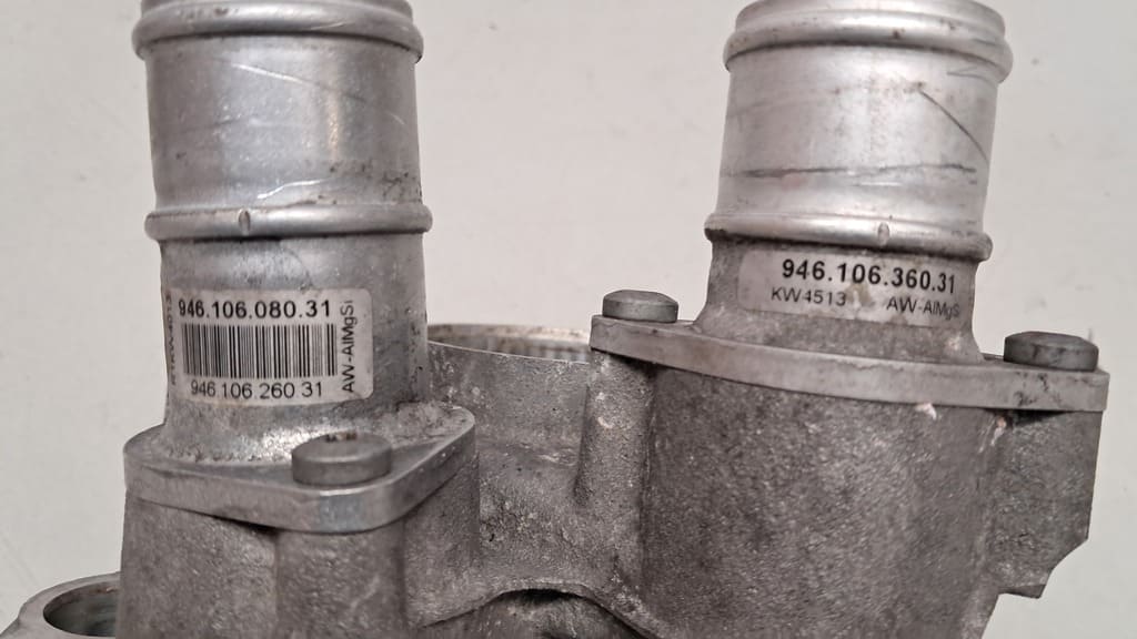 Kühlmittelthermostat-Gehäuse (946.106.260.31) für Porsche Macan