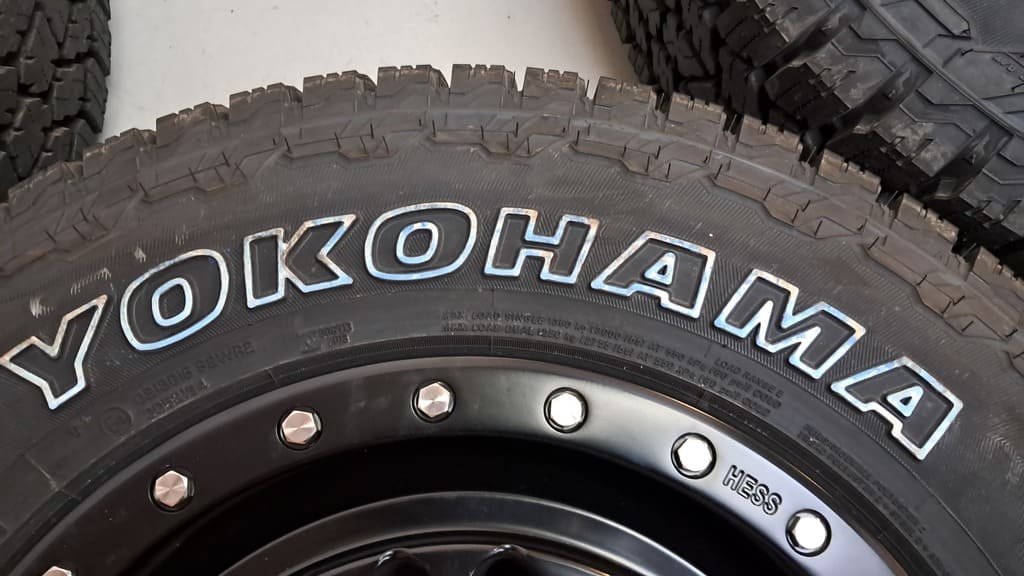 Radsatz Yokohama Geolandar A/T4 245/70 17 Zoll für VW Crafter 2 &amp; MAN TGE