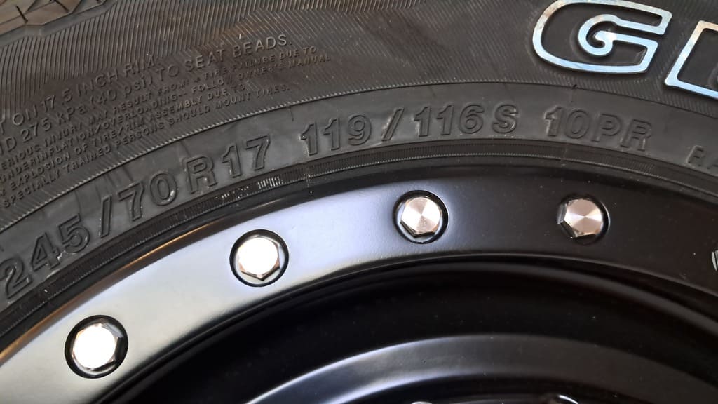 Radsatz Yokohama Geolandar A/T4 245/70 17 Zoll für VW Crafter 2 &amp; MAN TGE