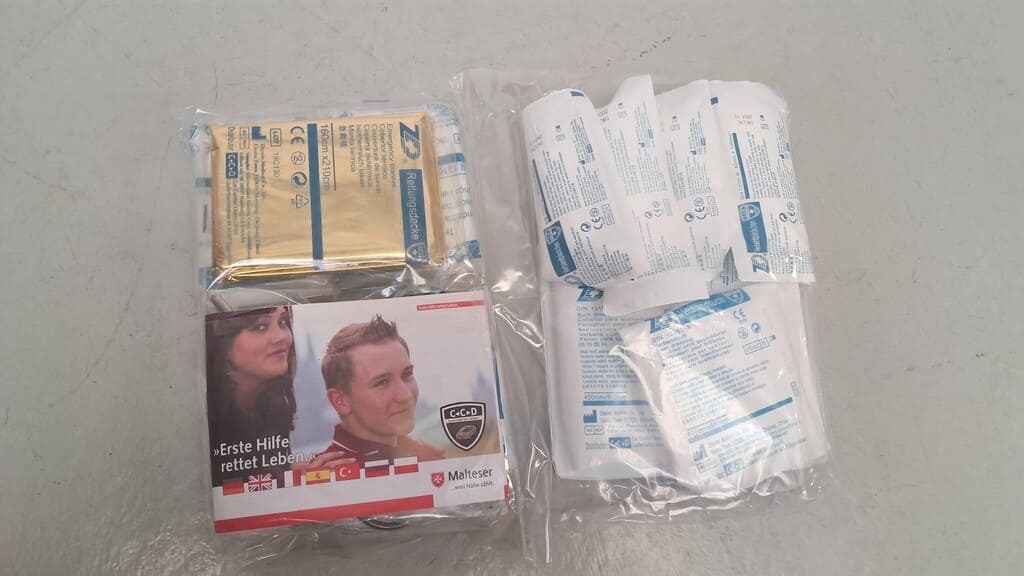 KFZ Verbandkasten DIN 13164 blau