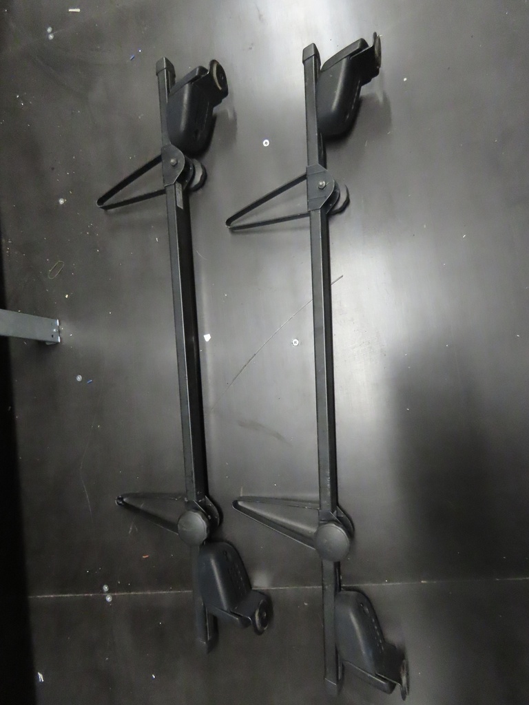 2 Dachträger-Fußsatz hinten rechts