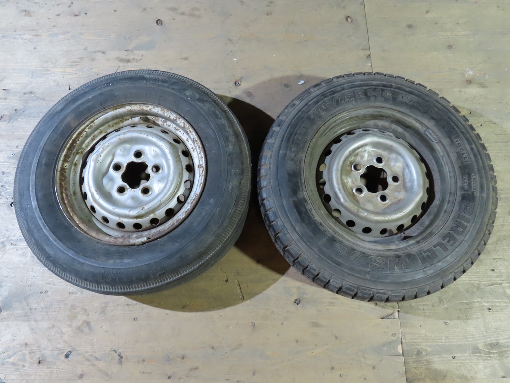 2 Ganzjahresräder für VW T3-Occasion