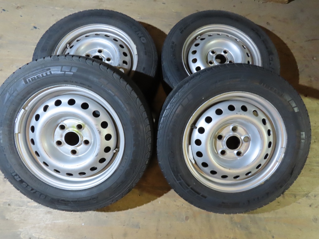 Radsatz Pirelli 205/65R15C-Occasion