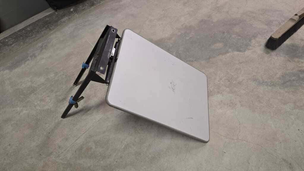 Seitentisch mit Halter VW T3 Multivan-Occasion