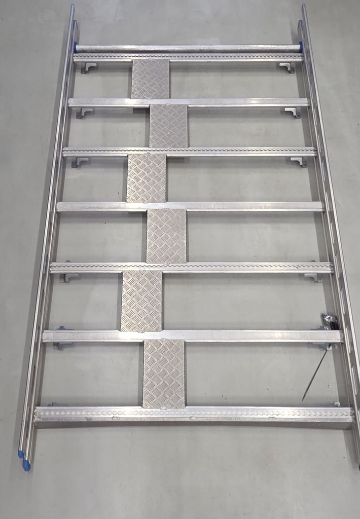 Dachträger inkl. Schrauben für Renault Traffic 2014 mit Heckflügeltüren-Occasion