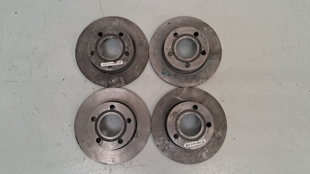 Originaler Bremsscheibensatz (443615601B) für Audi 100 / 200 / A8 D2-Occasion