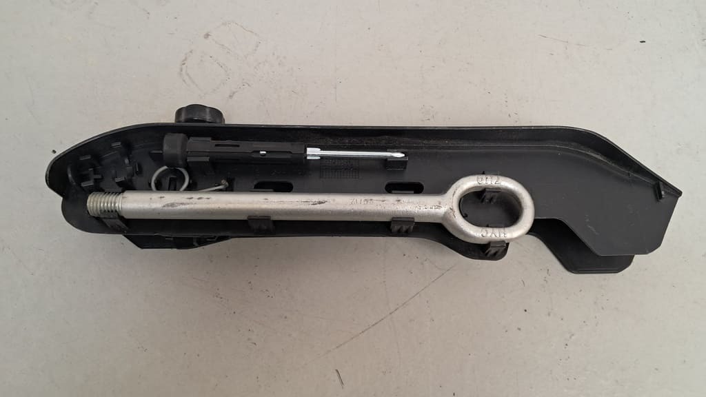 Bordwerkzeug inkl. Wagenheber und Abschleppöse für VW T5/T6-Occasion